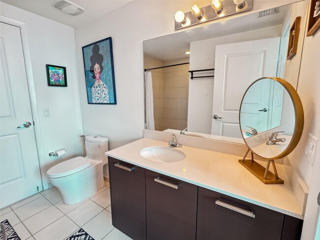 Building Photo - 333 NE 24th St