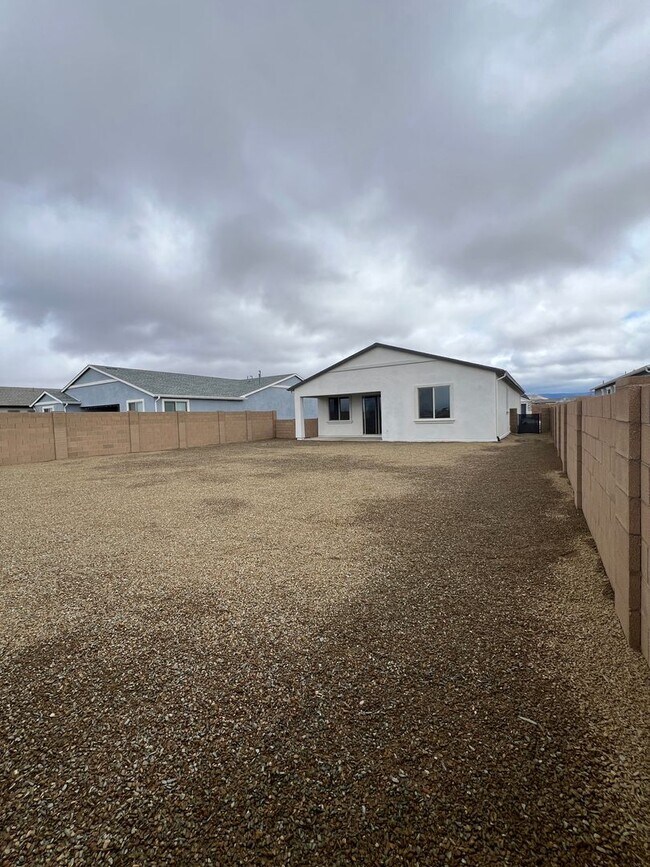Building Photo - Brand New Home In Pronghorn Ranch!