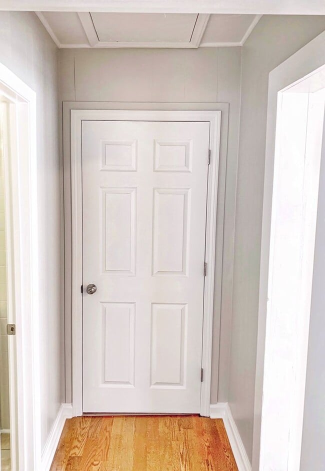 Building Photo - 2 bd. 1 bath  home : 786 sq. ft-  Kingsport