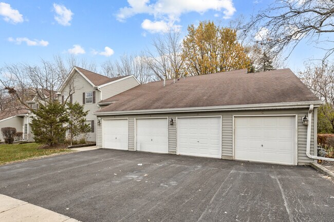 Building Photo - 27 N Victoria Ln