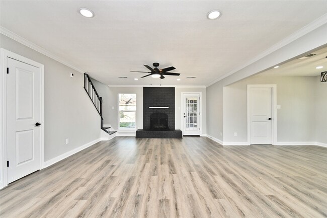 Building Photo - 2035 Round Spring Dr