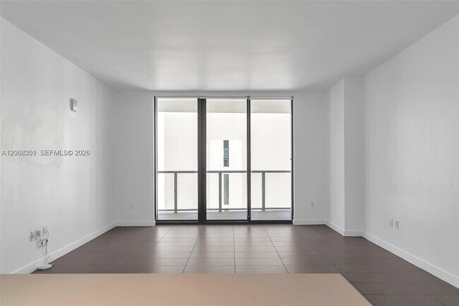 Building Photo - 1600 NE 1st Ave