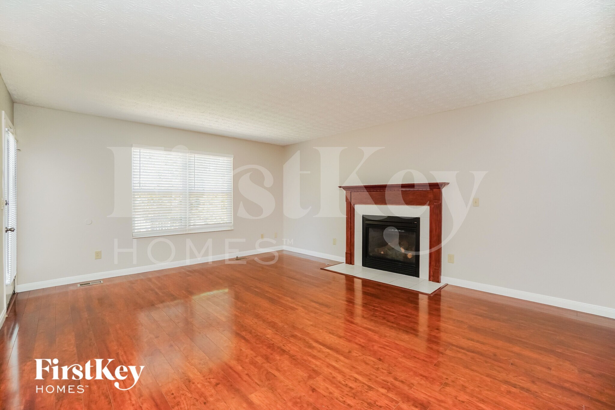 Building Photo - 6594 Danbury Dr