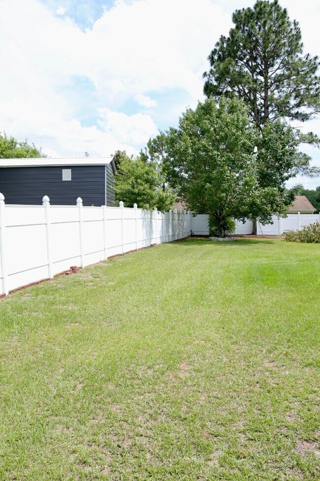 Building Photo - 109 Purple Martin Pl