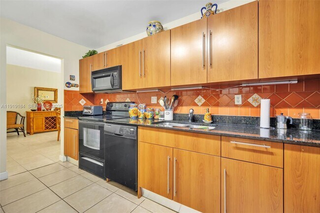 Building Photo - 3001 S Ocean Dr