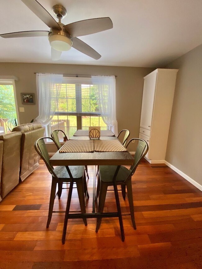 Building Photo - Picturesque Townhome in Ephrata