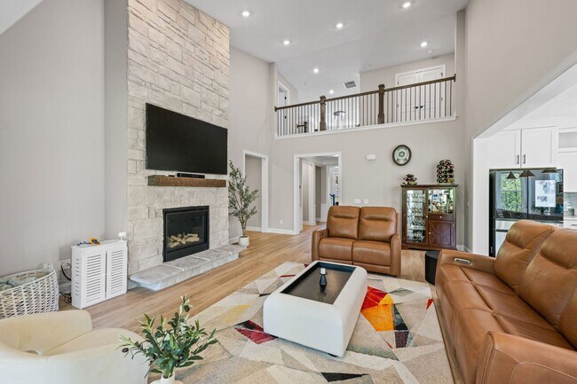 Building Photo - Modern Luxury!  Lakes of Orange Single family home