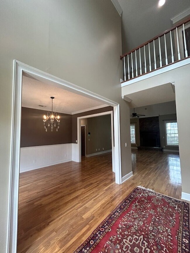 Building Photo - Spacious Single Family Home with Great Backyard!