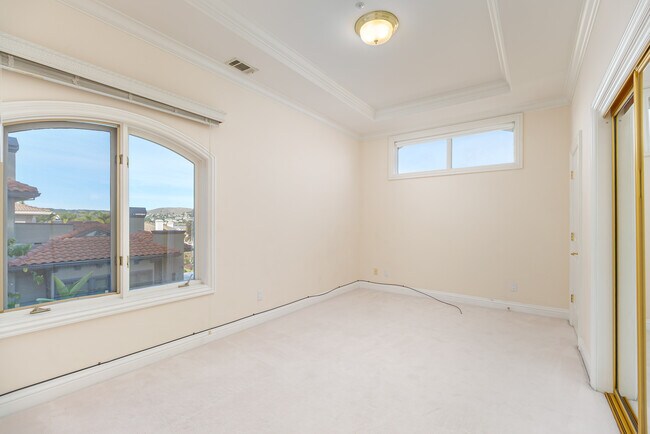 Building Photo - 17 Heron Dr