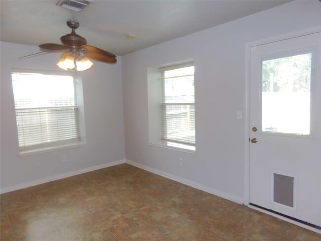 Building Photo - 16810 Deck Ct