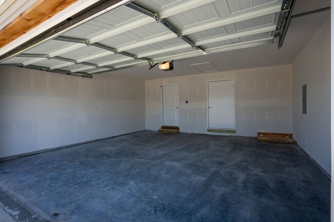 Building Photo - Brand new 4 bedroom home - Bolivar, MO