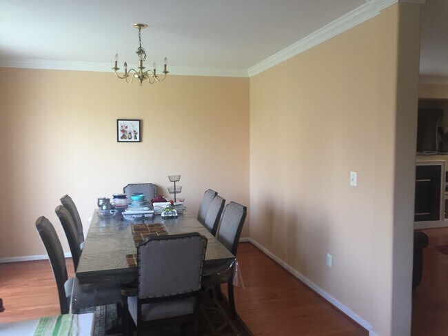 Building Photo - 22381 Maison Carree Square