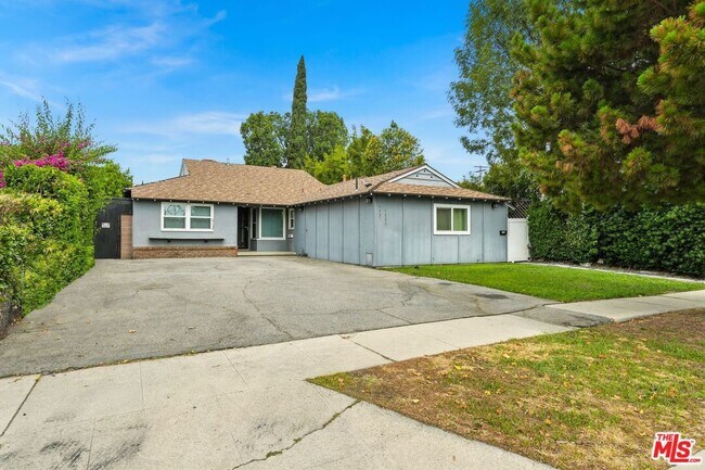 Building Photo - 6137 Laurelgrove Ave
