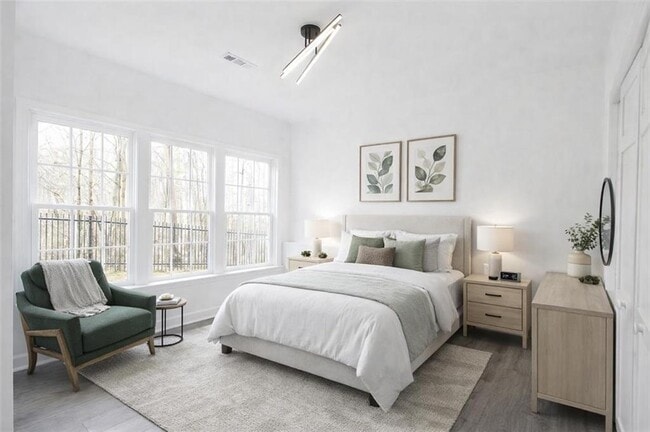 Building Photo - 1430 Hillcrest Heights