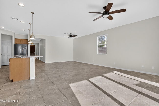 Building Photo - 17763 W Granite View Dr