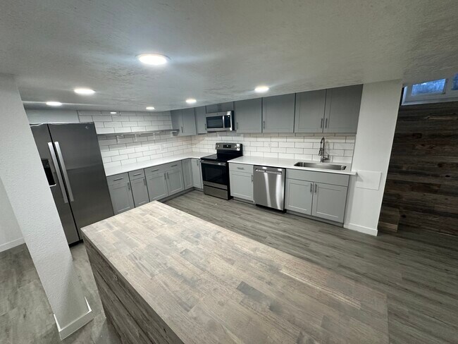 Building Photo - BEREA PROPERTY ( PRIVATE)