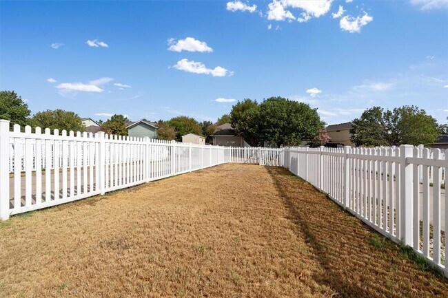 Building Photo - 693 Sampson