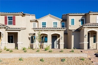 Building Photo - 2768 V. Napoli