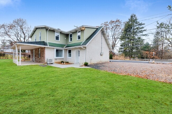 Building Photo - Fully Remodeled 4-Bedroom Home in Southern Lehigh School District