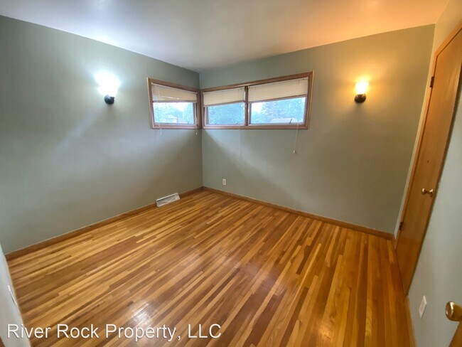 Building Photo - 2 br, 1 bath House - 1805 4th St S North Unit