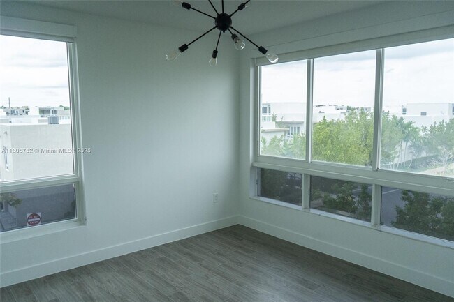 Building Photo - 10360 NW 64th St