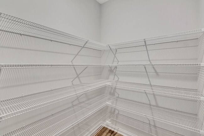 Building Photo - Summers Corner Home