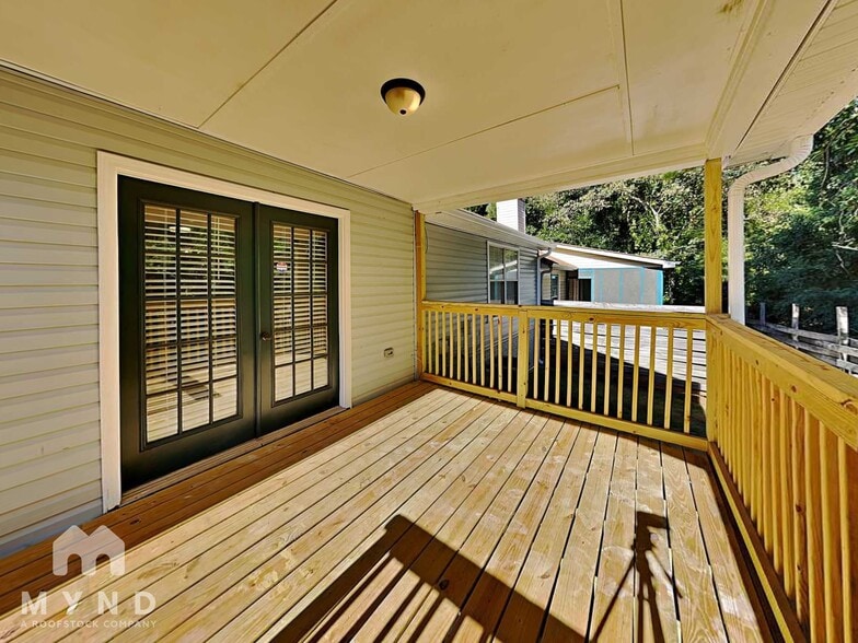 Building Photo - 134 Oak Cir S