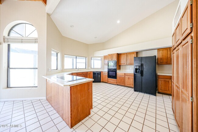 Building Photo - 15704 Cholla Dr