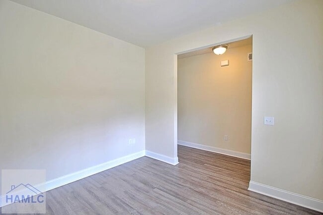 Building Photo - 711 Mill Creek Cir