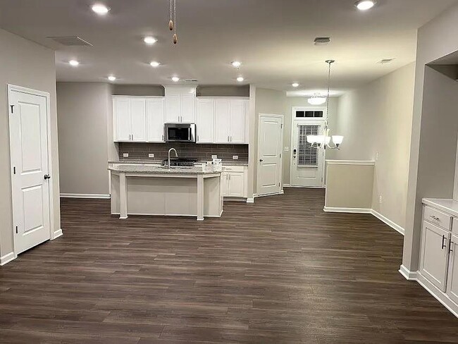 Building Photo - 1366 Elderwood Way