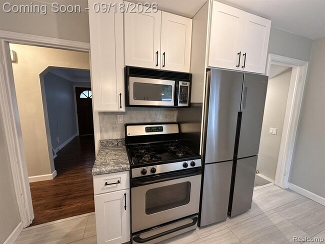 Building Photo - 914 Bauman Ave