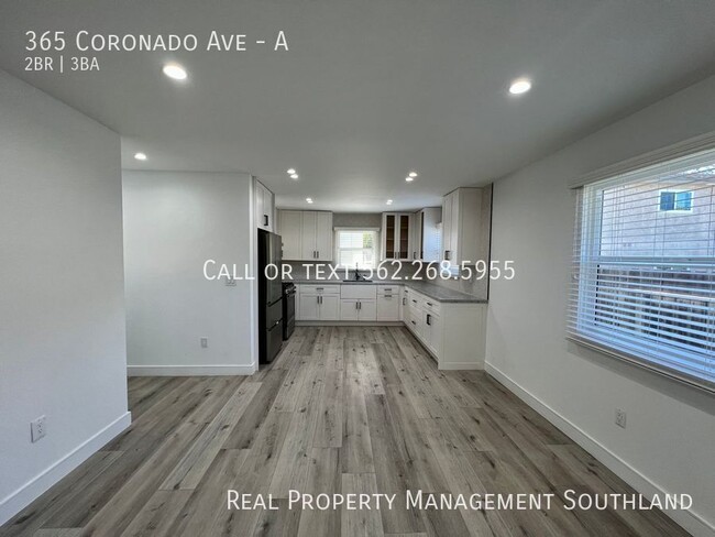 Building Photo - Stunning, Highly Upgraded 2 Bed / 2 Bath B...