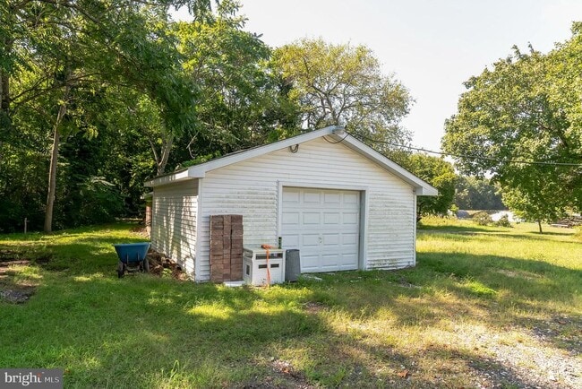 Building Photo - 2041 W Main St