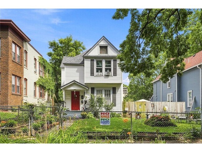 Building Photo - 2625 2nd Ave S