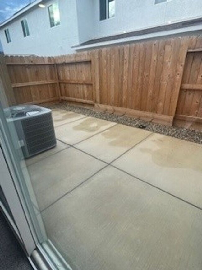 Building Photo - Brand New Townhouse for Rent