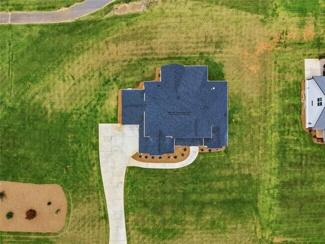 Building Photo - 2049 Chestnut Oak Trl