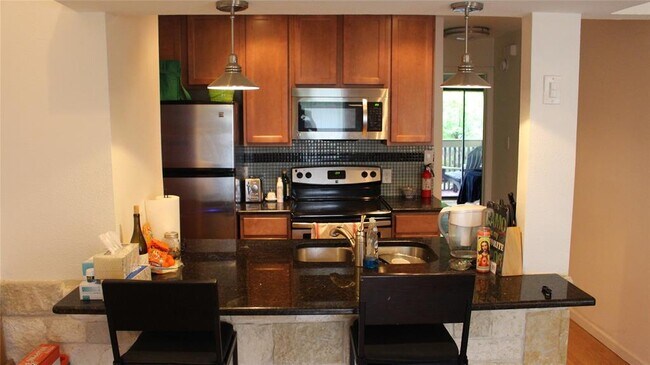 Building Photo - 612 Park Pl