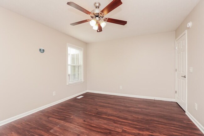 Building Photo - 693 Almondwood Pl