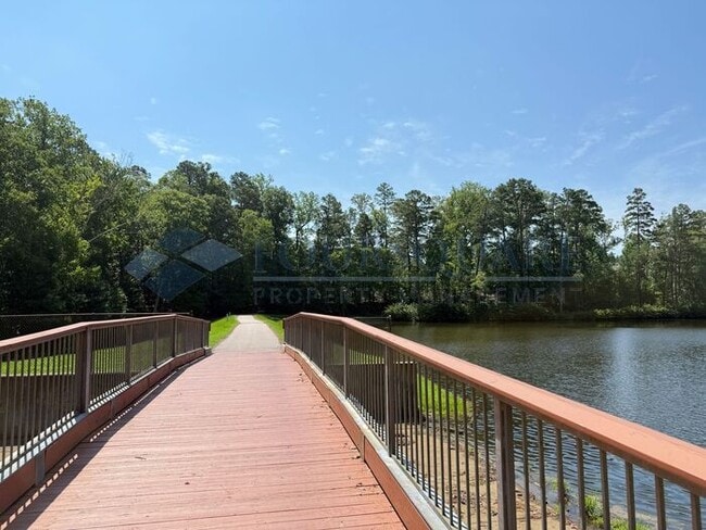 Building Photo - Beautiful  3-Bedroom Home with Loft, Screened Deck & Fenced Backyard – Convenient to Duke Univers...