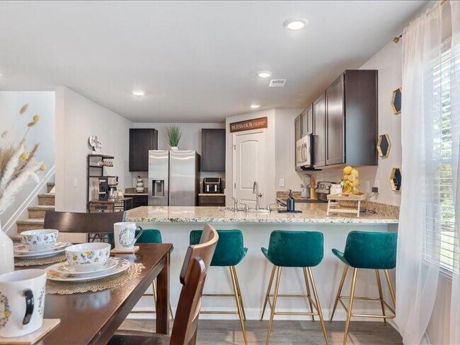 Building Photo - 174 Goodall Woods Dr