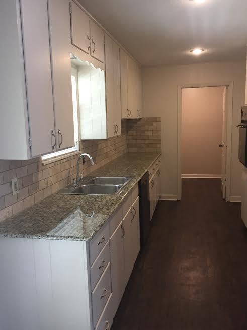 Building Photo - Coming Soon! 3 bedroom in the heart of Sou...