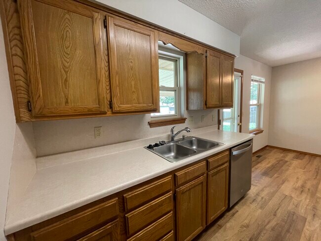 Building Photo - 302 Slim Wilson Blvd