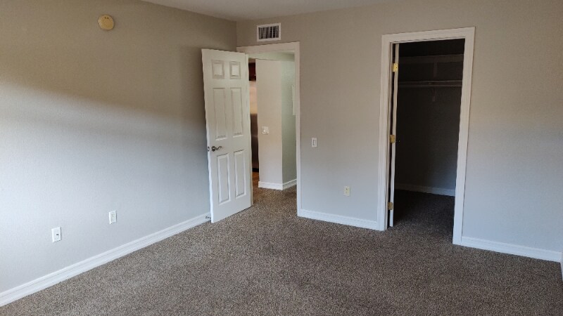 Building Photo - 15353 Maturin Dr