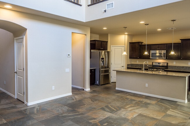 Building Photo - ABSOLUTELY STUNNING HOME IN POSH DOWNTOWN SUMMERLIN!