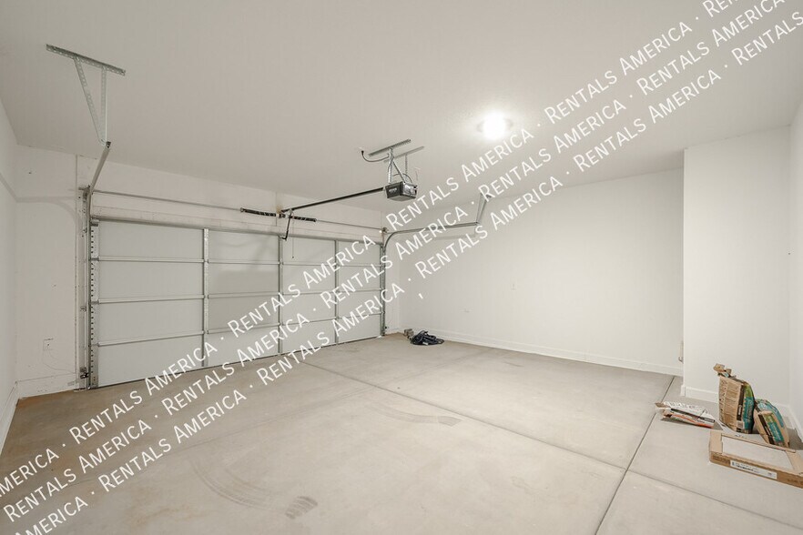 Building Photo - 38060 W Frascati Ave