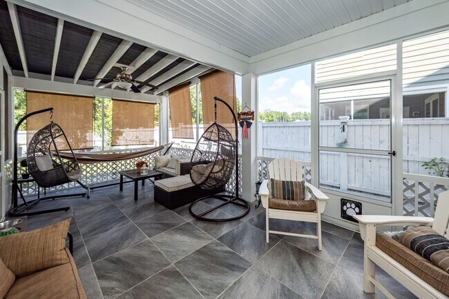 Building Photo - 4 Bedroom, 3.5 Bathroom Home in Summers Co...