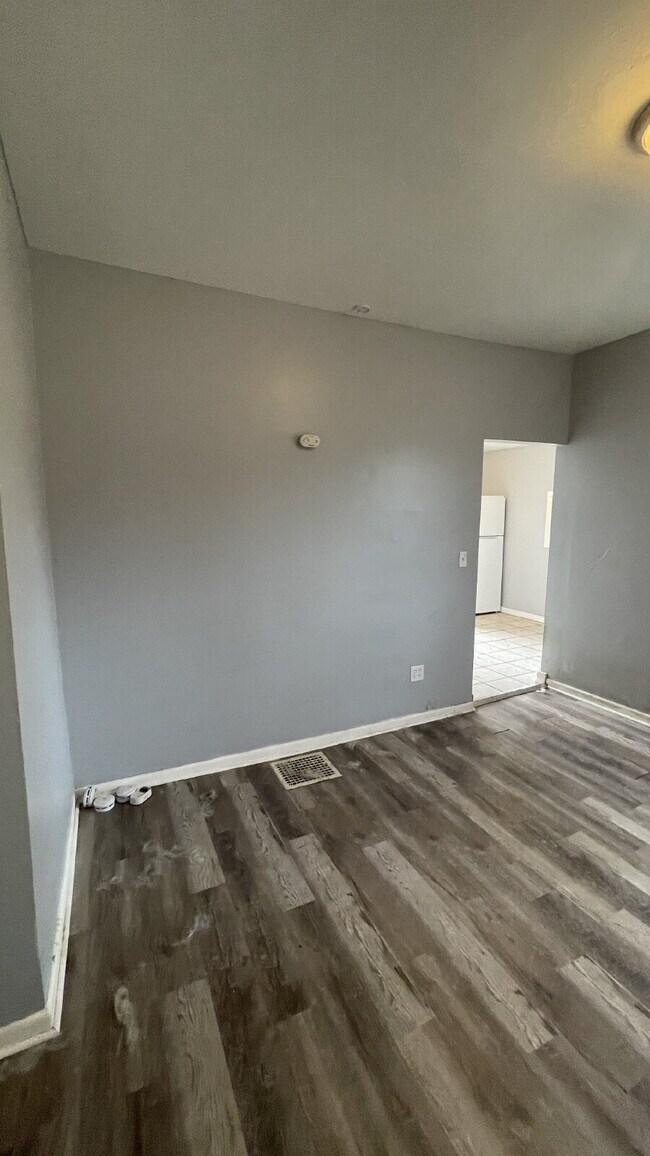 Building Photo - Cozy 1-Bedroom in Sharon – Walkable Location, Pets Welcome!