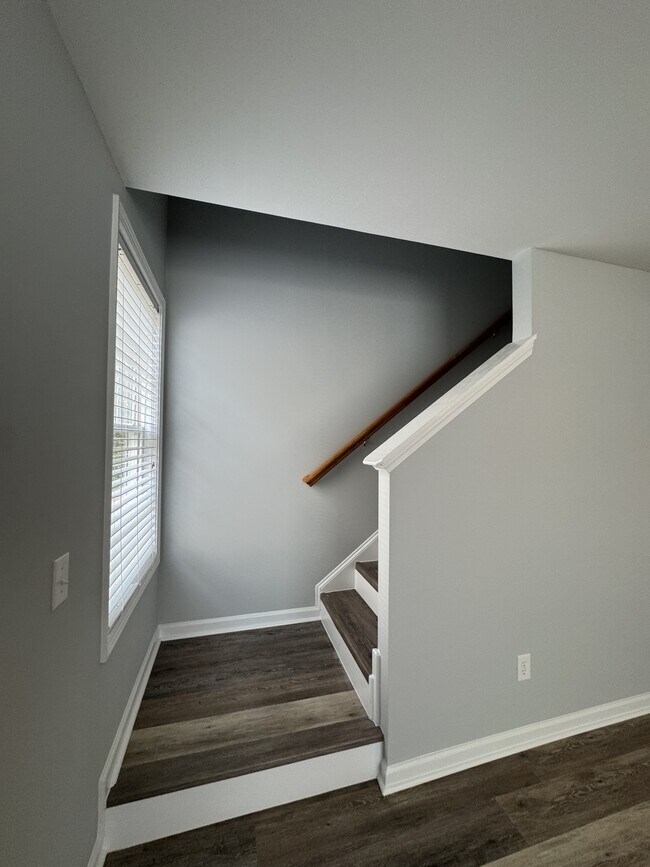 Building Photo - 4529 Farm Lake Dr