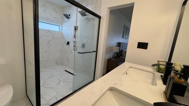 Building Photo - 1343 N Marcy Dr