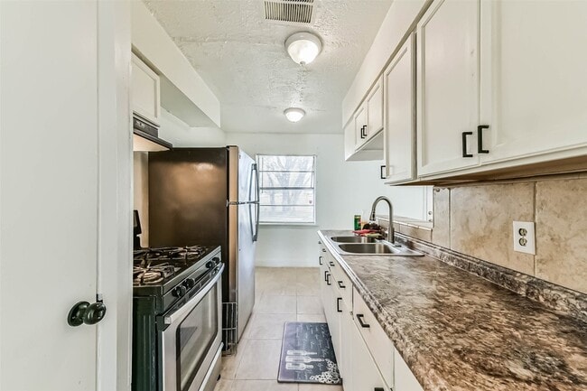 Building Photo - 11411 Murr Way